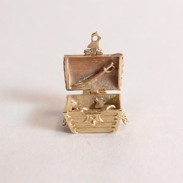 Vintage 9ct Gold Charm - Treasure Chest - open with treasure inside