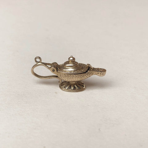 Vintage 9ct Gold Aladdin Genie Lamp Charm