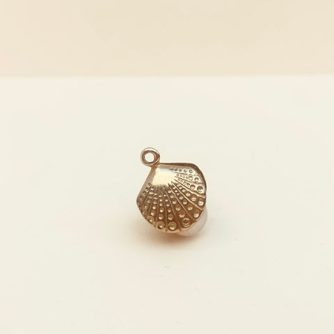 Vintage 9ct Gold Charm - Oyster and Pearl