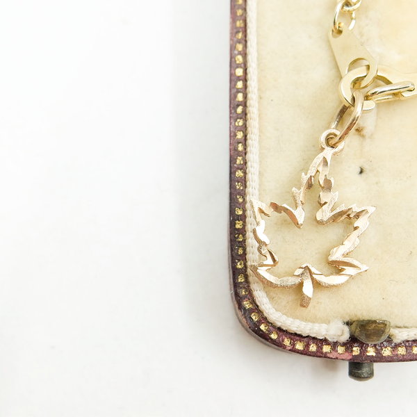 Vintage 9ct Gold Maple Leaf Outline Charm (Canadian)